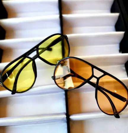 Lunettes abeilles dorées : style et protection